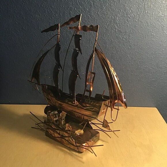 Vintage Musical Sailing Ship 12" x 3" Plays Music When You Wind The Key In Front - Picture 3 of 8